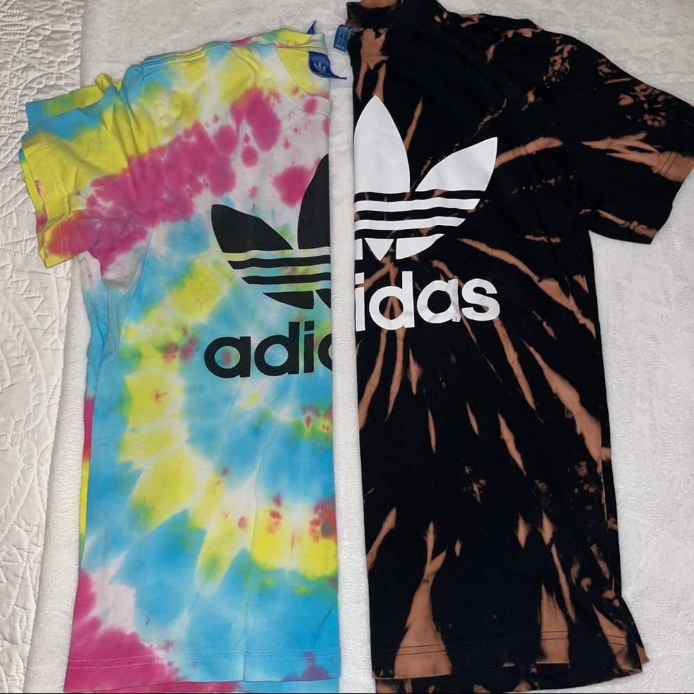 2 tie dye adidas tees